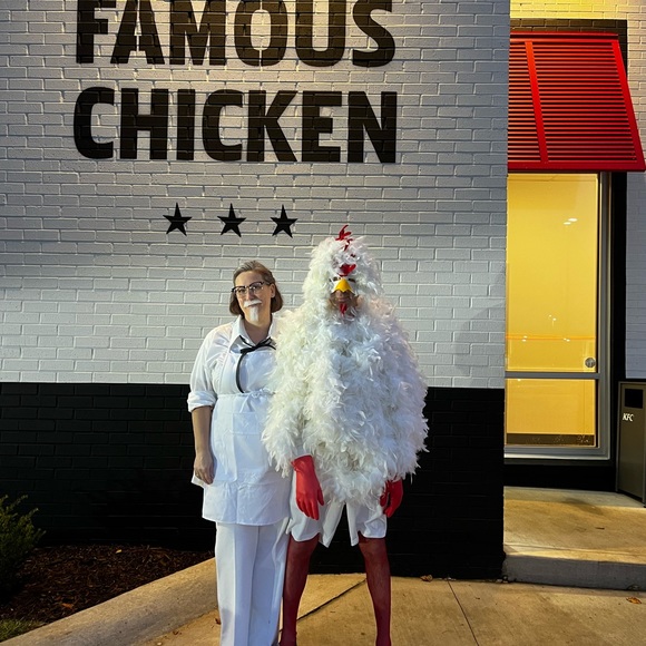 Colonel Sanders & Chicken Costume 🐓 - Picture 2 of 9